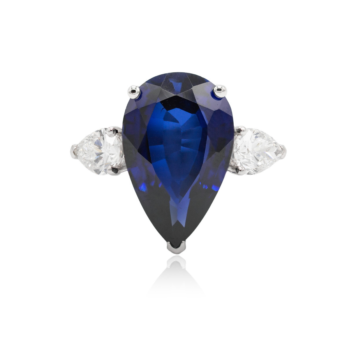 Gold ring, lab grown diamonds and sapphire